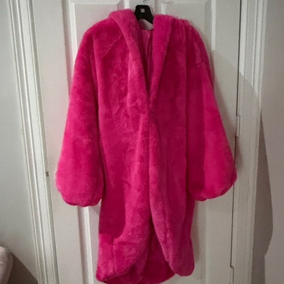 Fashion Nova Hot Pink Faux Fur Jacket size medium - Picture 6 of 6